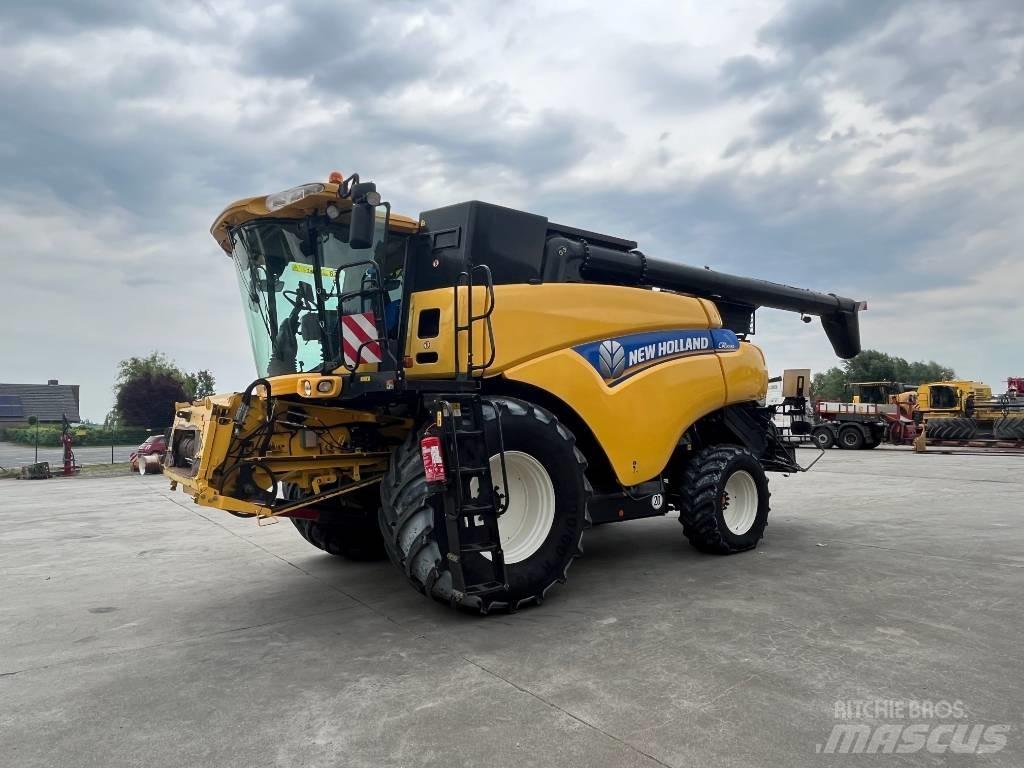 New Holland CR 9090 Θεριζοαλωνιστικές μηχανές