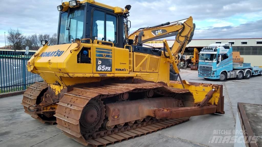 Komatsu D65PX-18 Μπουλντόζες με ερπύστριες