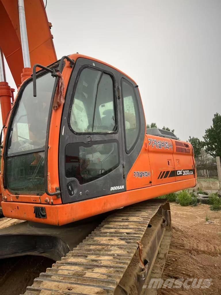 Doosan DX300LCA Εκσκαφείς με ερπύστριες