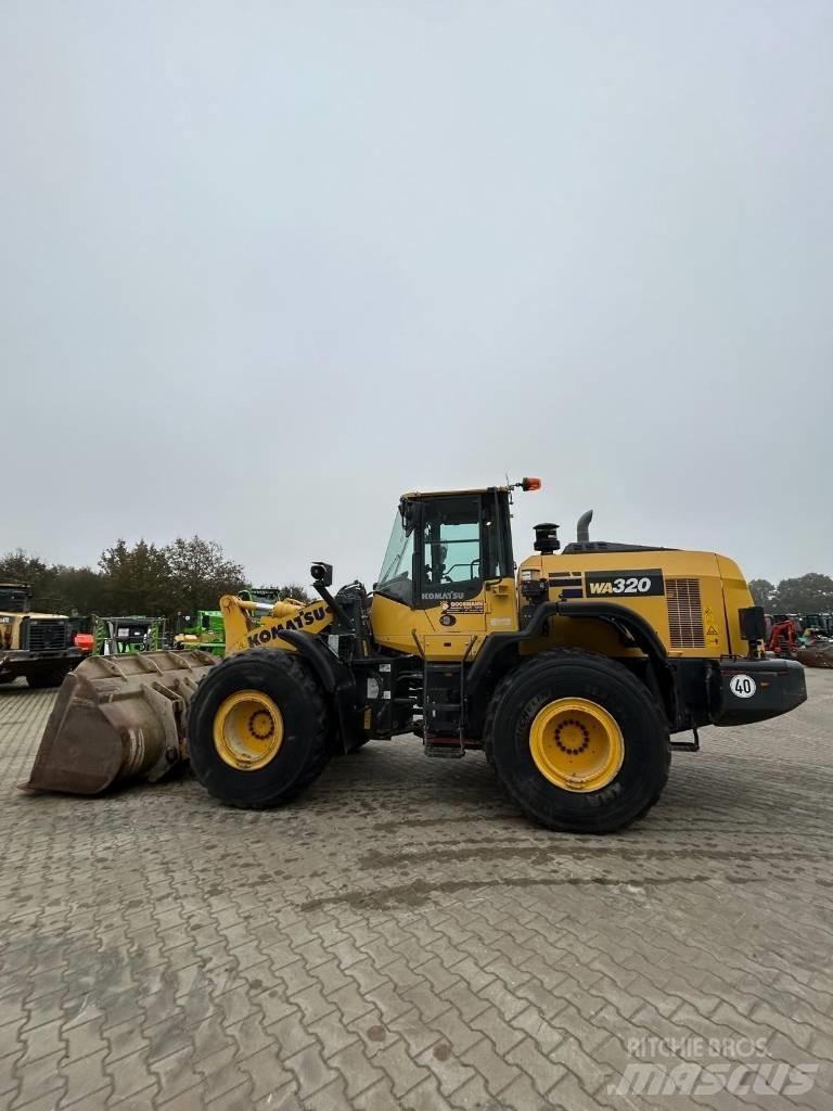 Komatsu WA 320 Φορτωτές με λάστιχα (Τροχοφόροι)