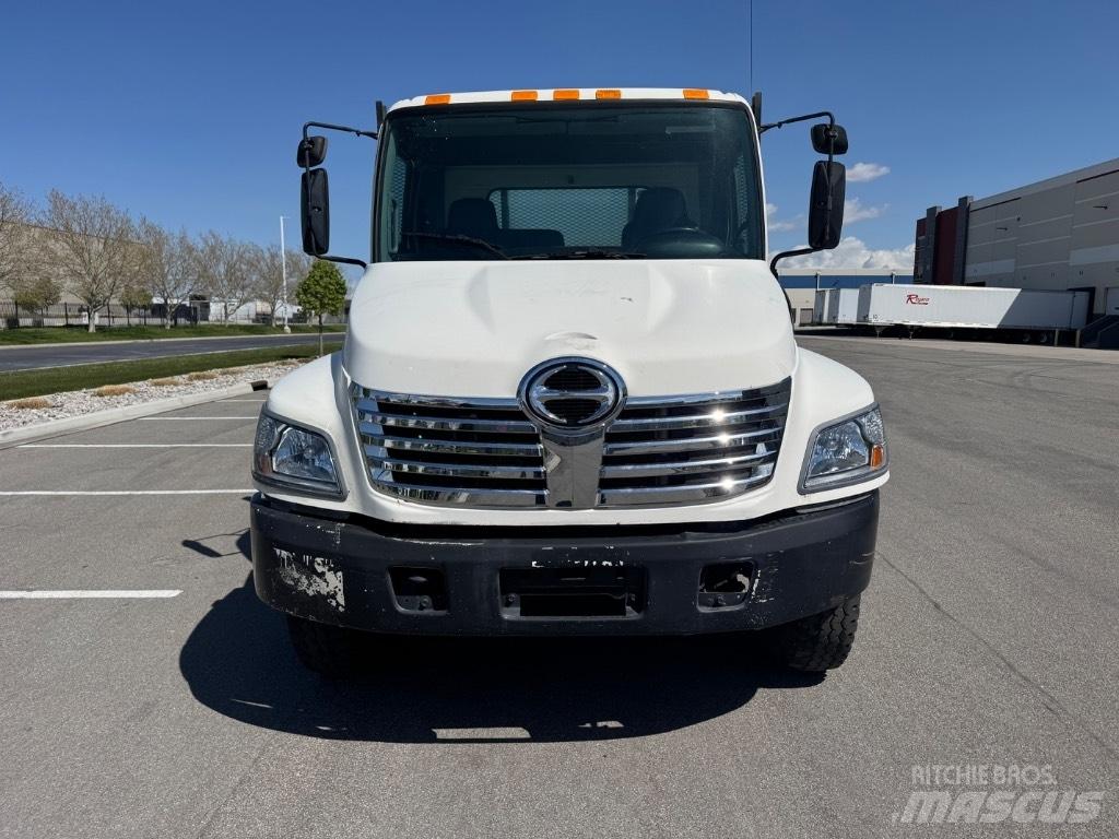 Hino 268 Φορτηγά Kαρότσα με ανοιγόμενα πλαϊνά