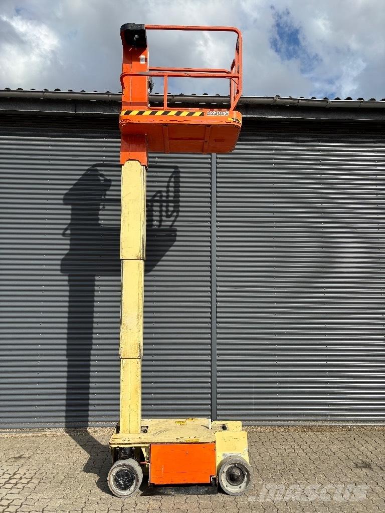 JLG 1230 ES Ανυψωτήρες με κατακόρυφους πυλώνες