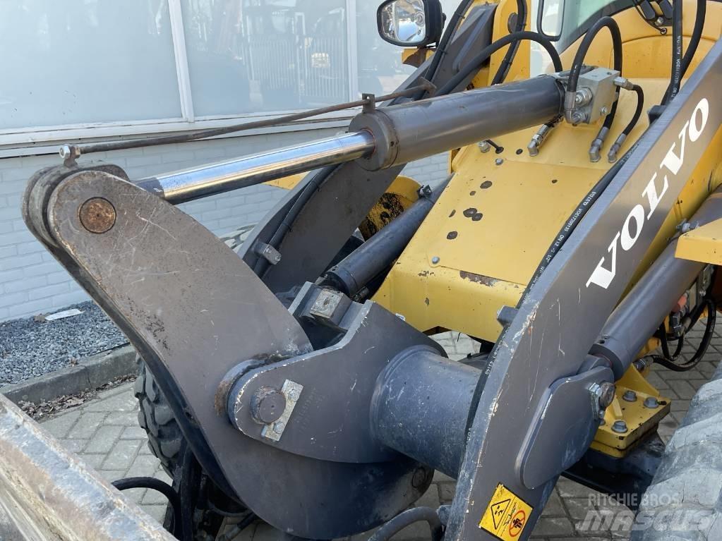 Volvo L 30 G     2018     CE Φορτωτές με λάστιχα (Τροχοφόροι)