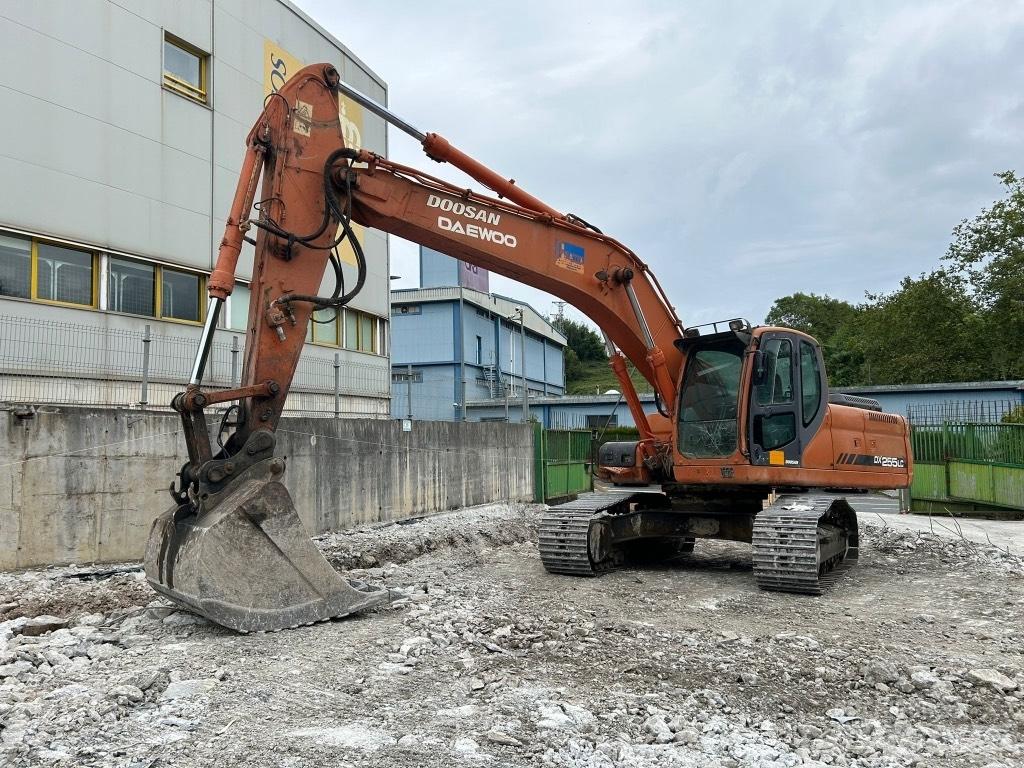 Doosan DX 255 LC Εκσκαφείς με ερπύστριες