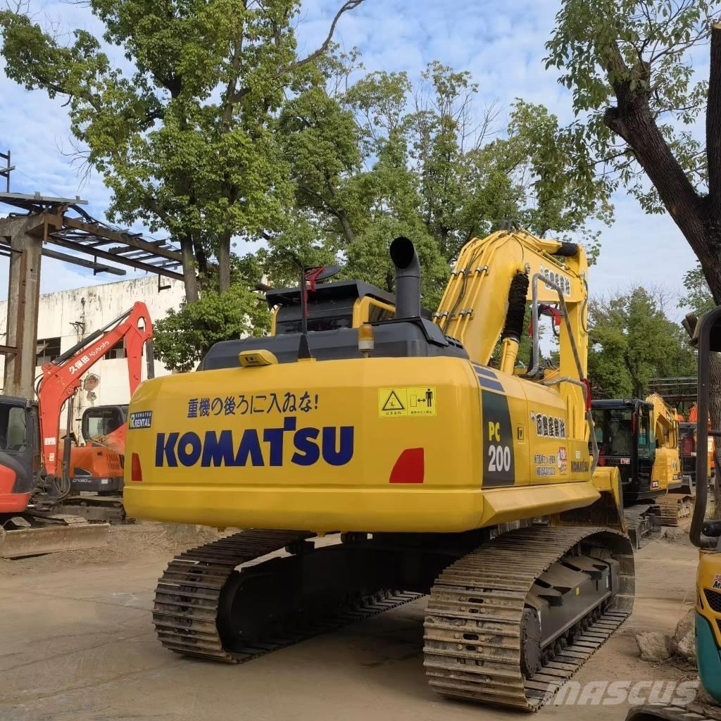 Komatsu PC 200 Εκσκαφείς με ερπύστριες