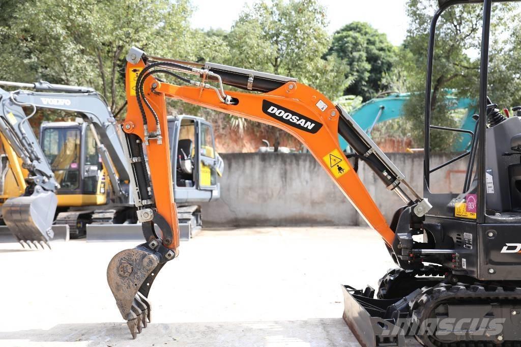 Doosan DX 17 Εκσκαφείς με ερπύστριες