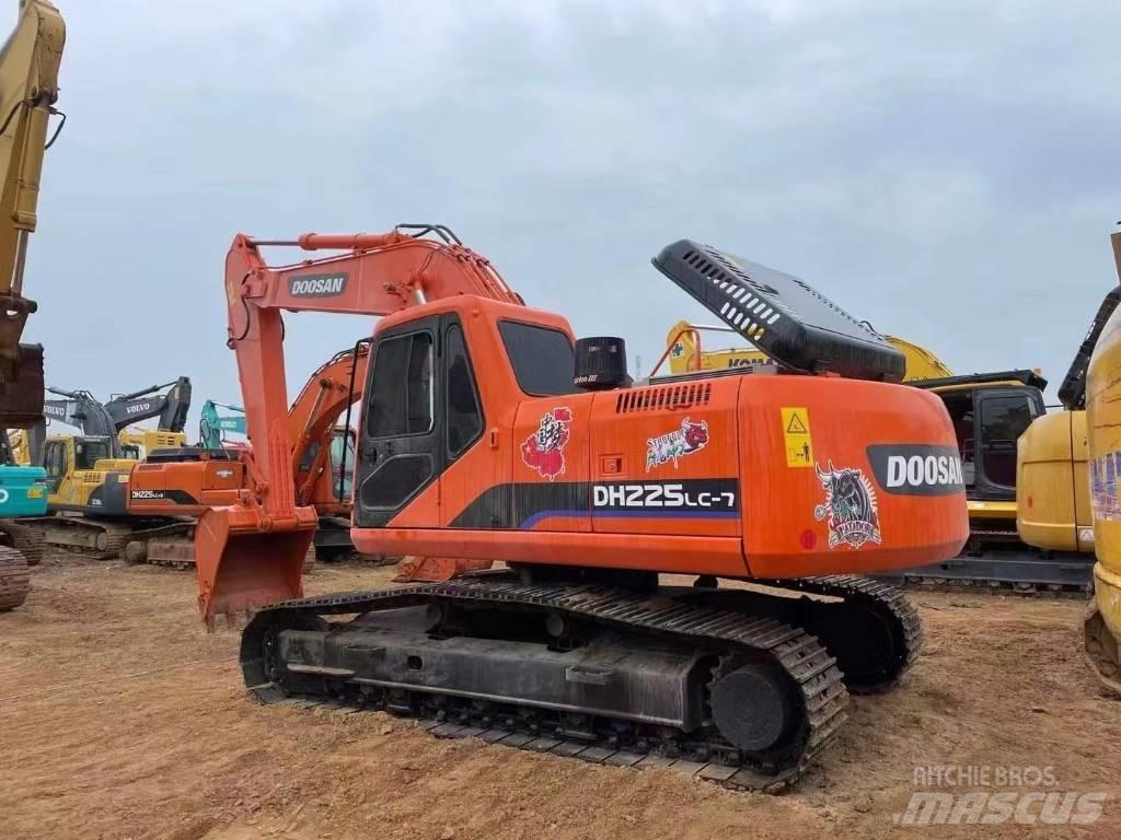 Doosan 225-7 Εκσκαφείς με ερπύστριες