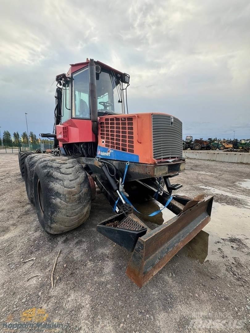 Valmet 890.2 Μεταφορείς ξυλείας
