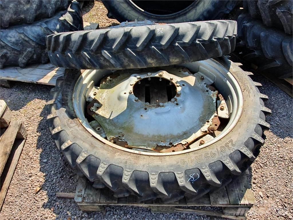 BKT 230/95R44 x2 Ελαστικά και ζάντες