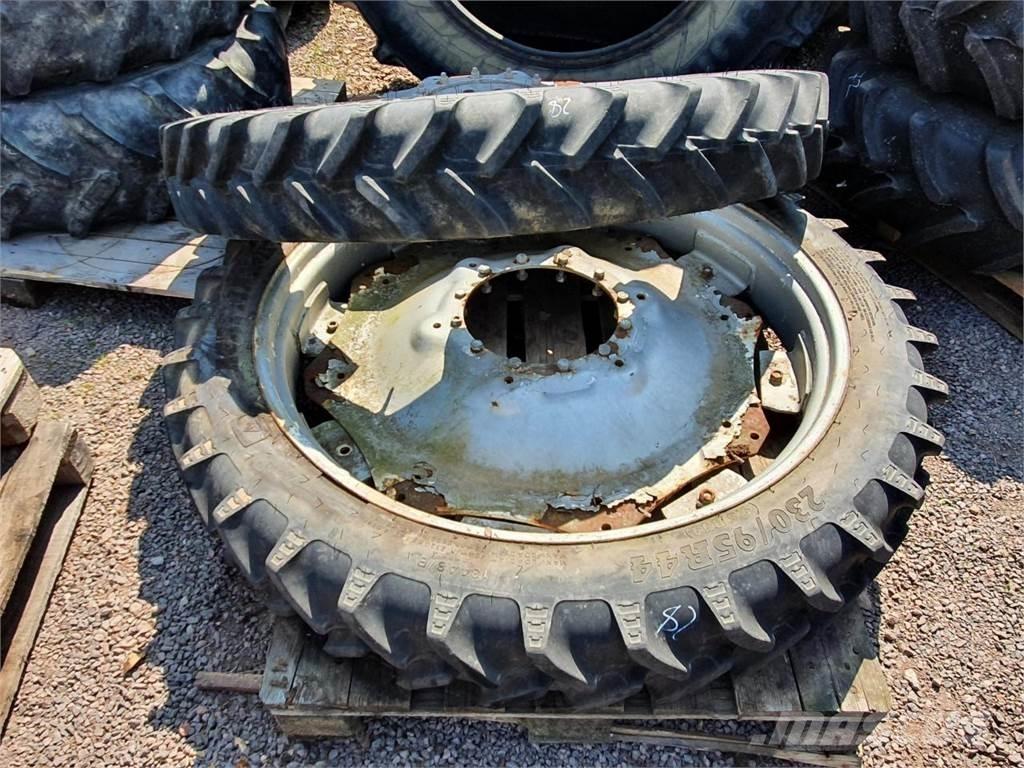 BKT 230/95R44 x2 Ελαστικά και ζάντες