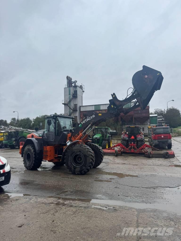 Hitachi ZW220 Φορτωτές με λάστιχα (Τροχοφόροι)