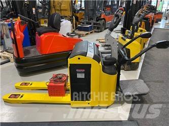 Hyundai 22EP9-7N Χειροκίνητο περονοφόρο ανυψωτικό με πλατφόρμα