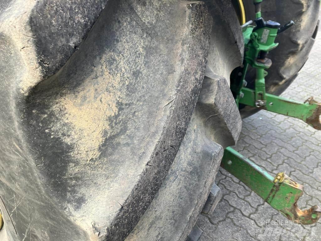 John Deere 6215R Τρακτέρ