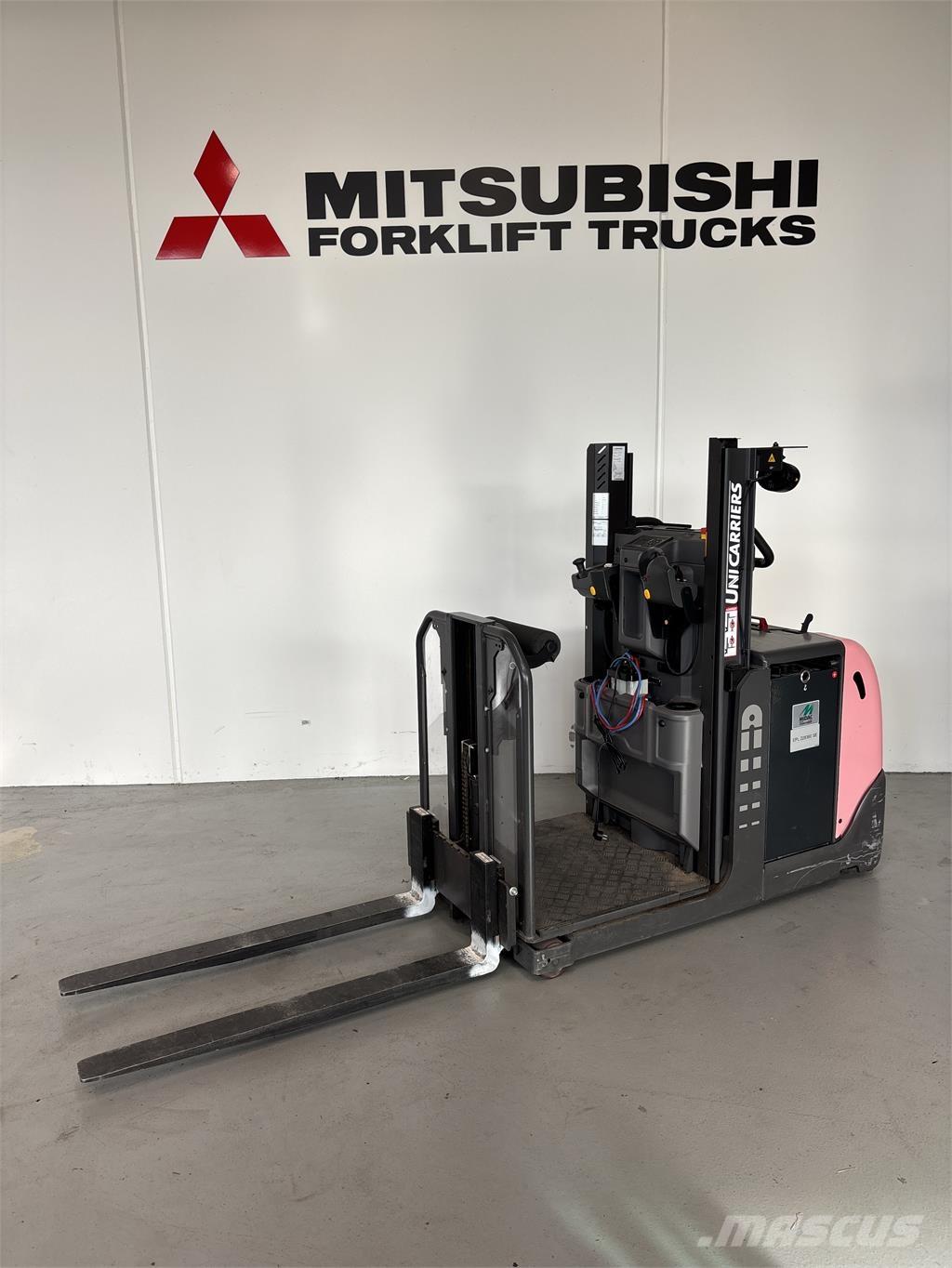 UniCarriers EPL100 Περονοφόρο ανυψωτικό συλλογής παραγγελιών μικρού ύψους