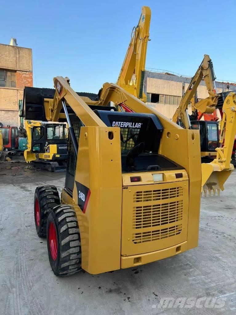 CAT 246D Φορτωτάκια