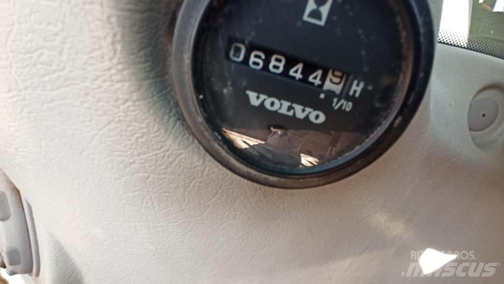 Volvo EC 240 C L Εκσκαφείς με ερπύστριες