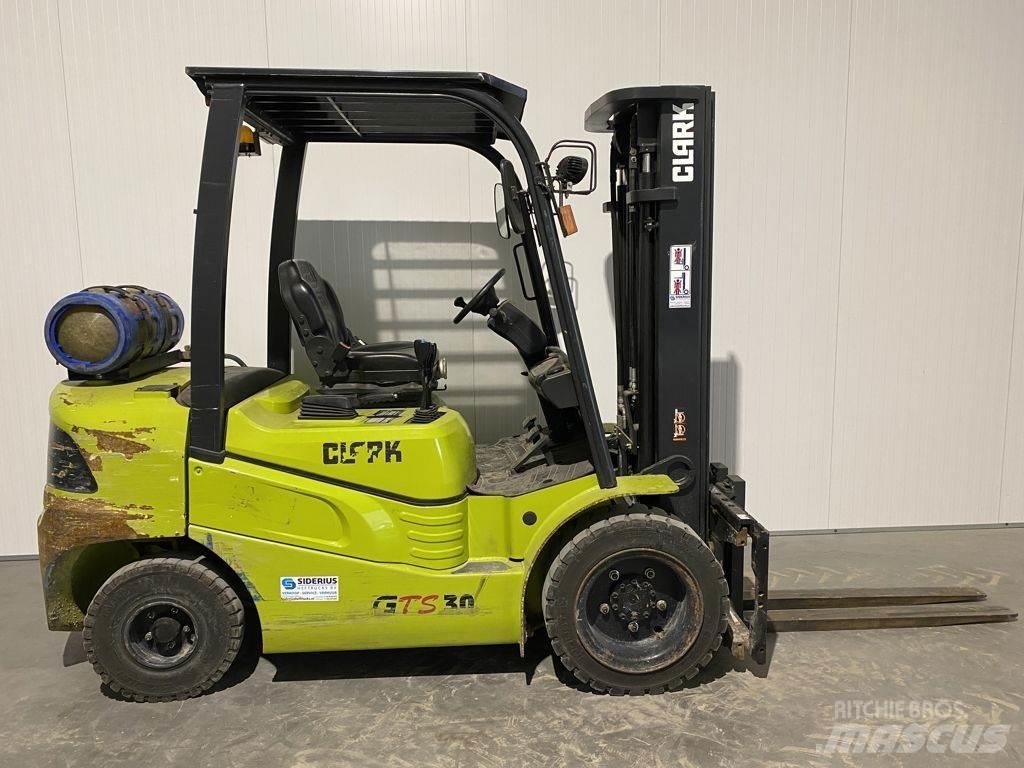 Clark GTS30 Περονοφόρα ανυψωτικά κλαρκ με φυσικό αέριο LPG