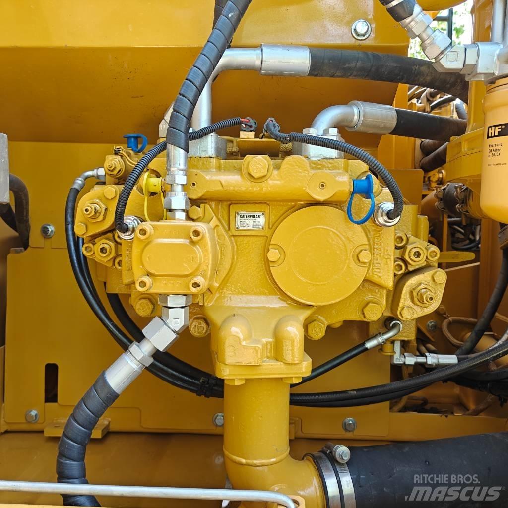 CAT 323D2L Εκσκαφείς με ερπύστριες