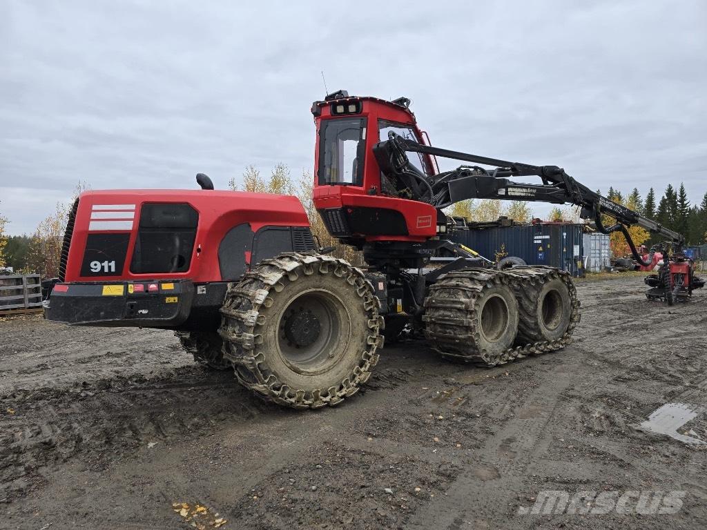 Komatsu 911.7 Θεριζοαλωνιστικές μηχανές