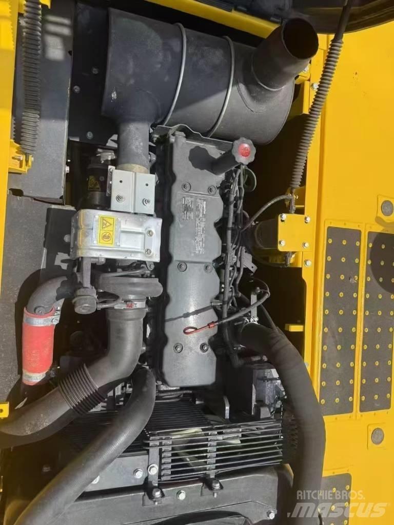 Komatsu 220LC-8 Εκσκαφείς με ερπύστριες
