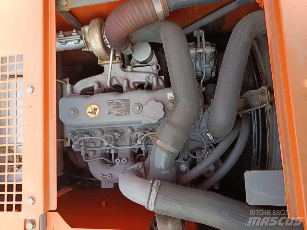 Hitachi ZX135 Εκσκαφείς με ερπύστριες