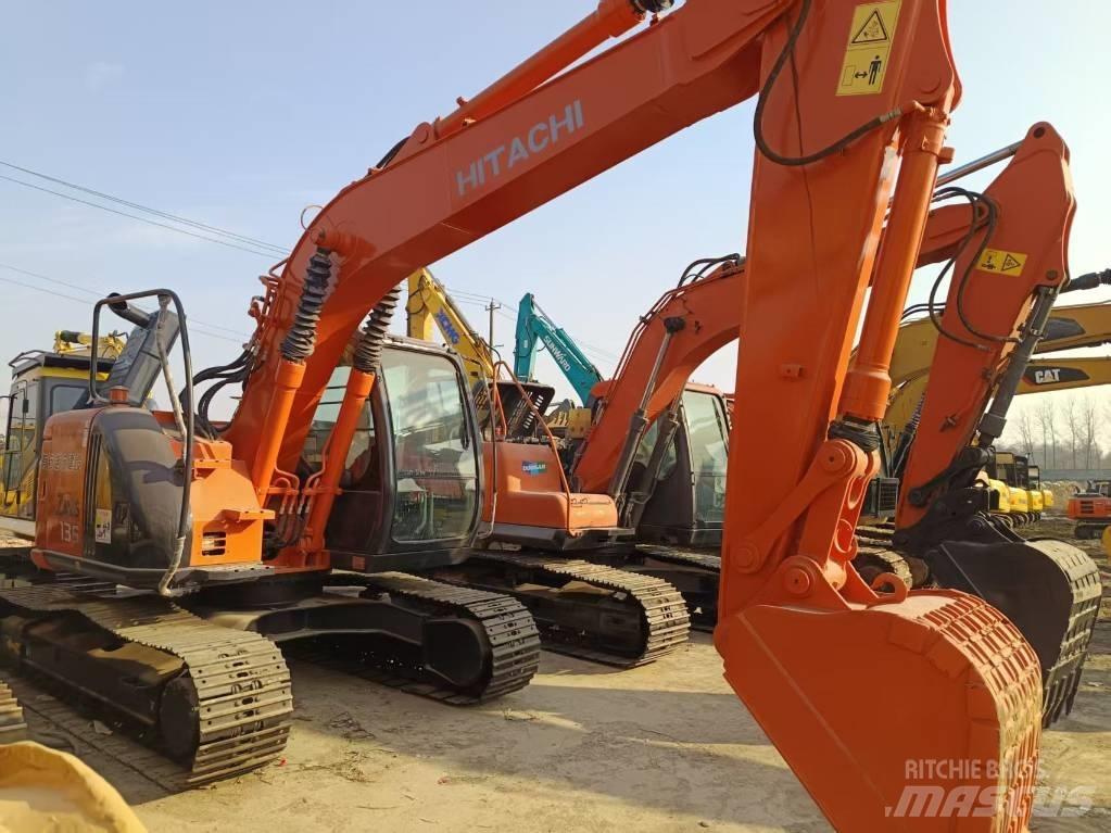Hitachi ZX135 Εκσκαφείς με ερπύστριες