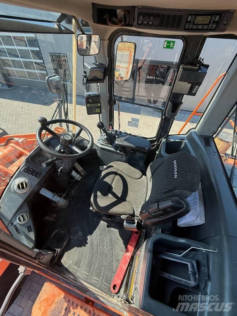 Doosan DL 300-3 Φορτωτές με λάστιχα (Τροχοφόροι)