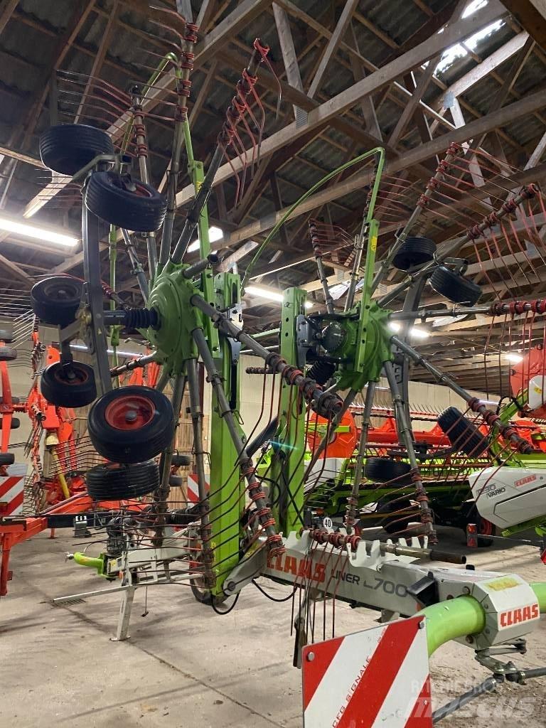 CLAAS Liner 2700 Αναμοχλευτήρες