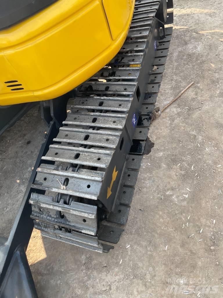 Komatsu PC 35 Εκσκαφάκι (διαβολάκι) < 7t