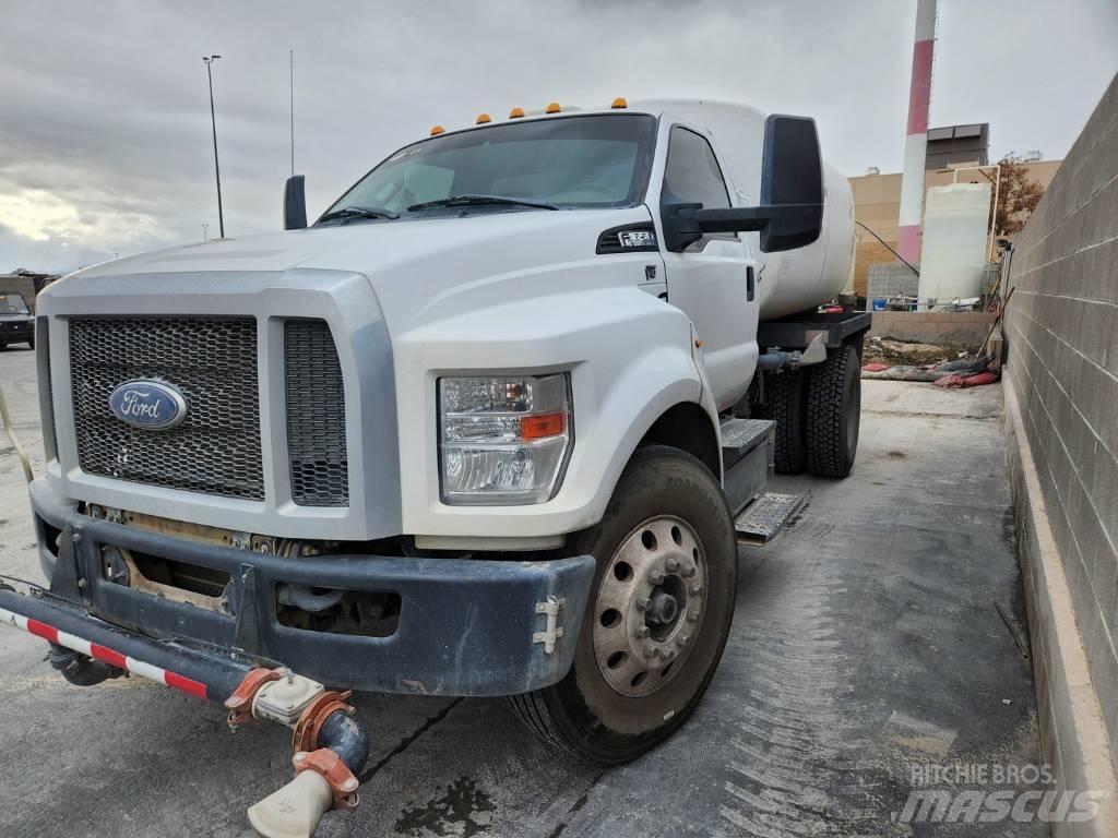 Ford F 650 Βυτία νερού