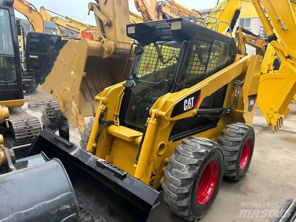 CAT 246 D Φορτωτάκια