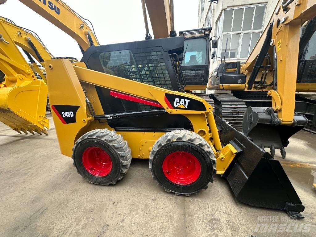 CAT 246 D Φορτωτάκια