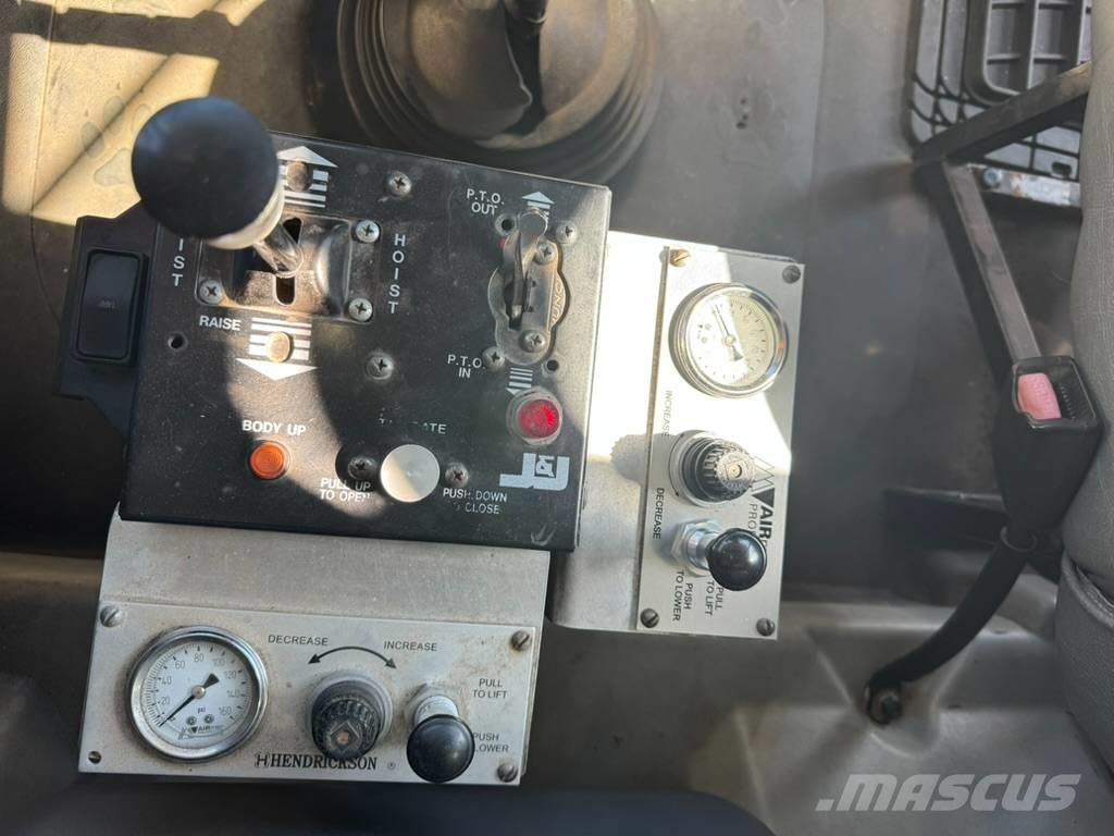 Mack GU813 Φορτηγά Ανατροπή