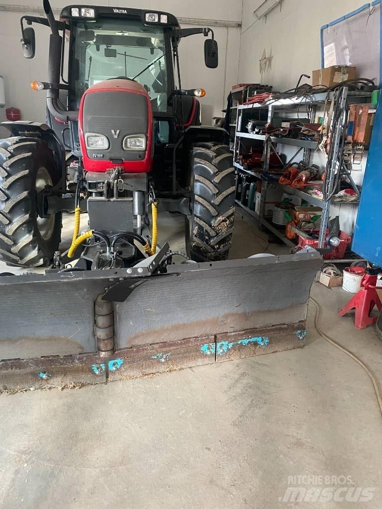 Valtra N 101 Τρακτέρ