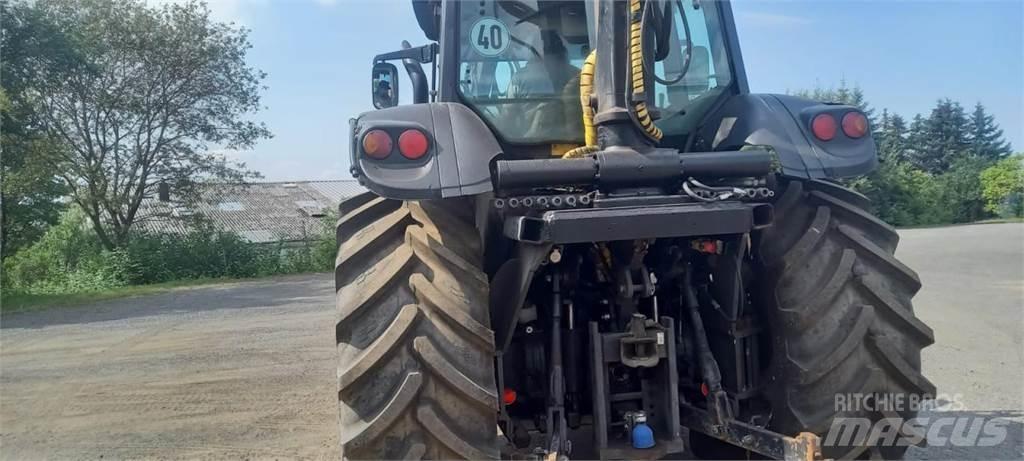 Valtra T130 Τρακτέρ