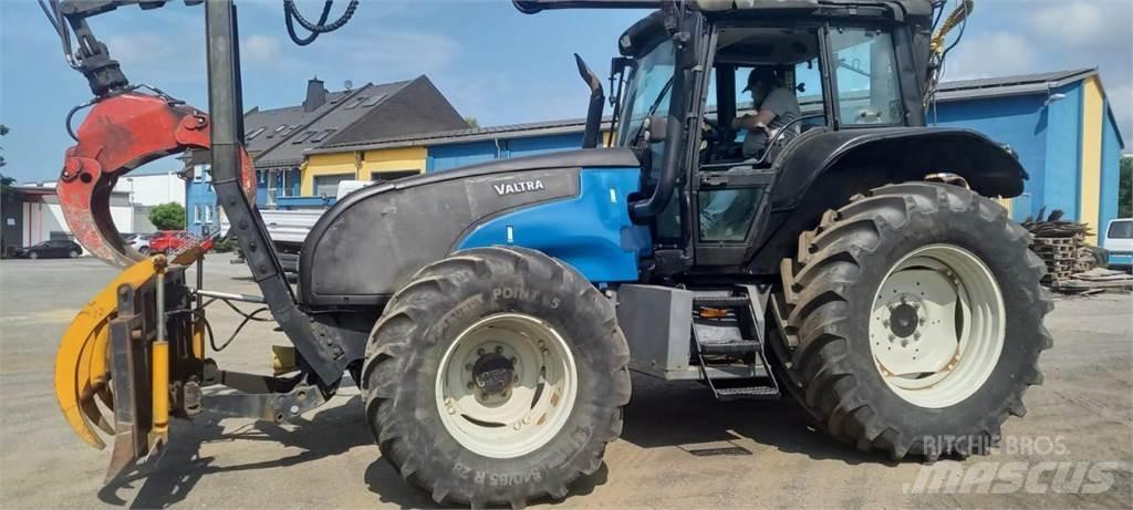 Valtra T130 Τρακτέρ