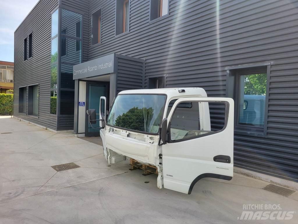 Mitsubishi Fuso "C" Καμπίνες και εσωτερικό