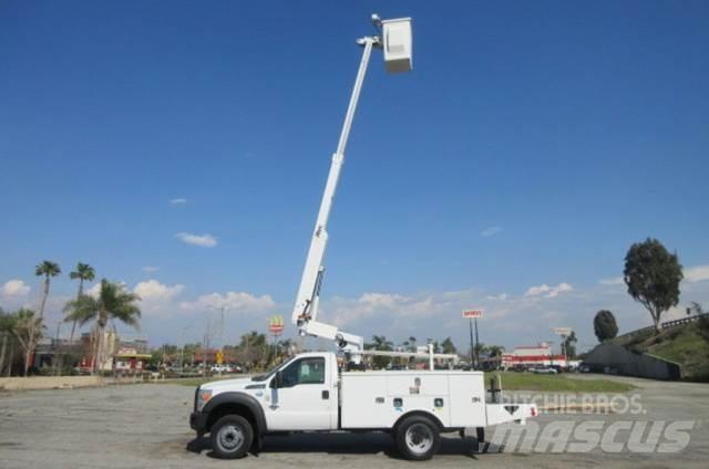 Ford F450 Εναέριες πλατφόρμες τοποθετημένες σε φορτηγό