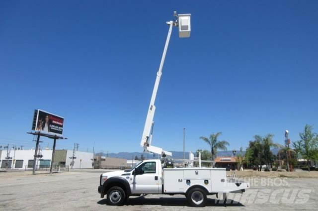 Ford F450 Εναέριες πλατφόρμες τοποθετημένες σε φορτηγό