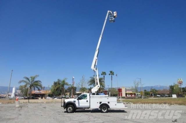 Ford F450 Εναέριες πλατφόρμες τοποθετημένες σε φορτηγό