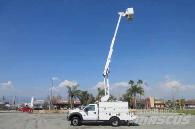 Ford F550 Εναέριες πλατφόρμες τοποθετημένες σε φορτηγό
