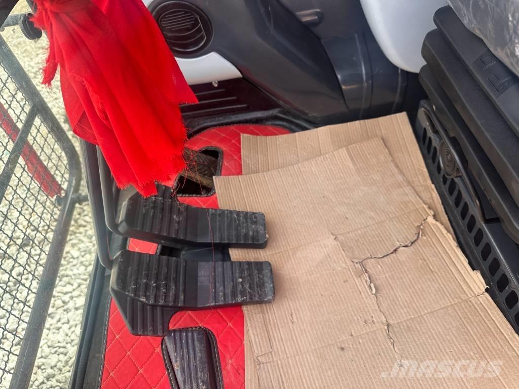 Komatsu PC 240 Εκσκαφείς με ερπύστριες