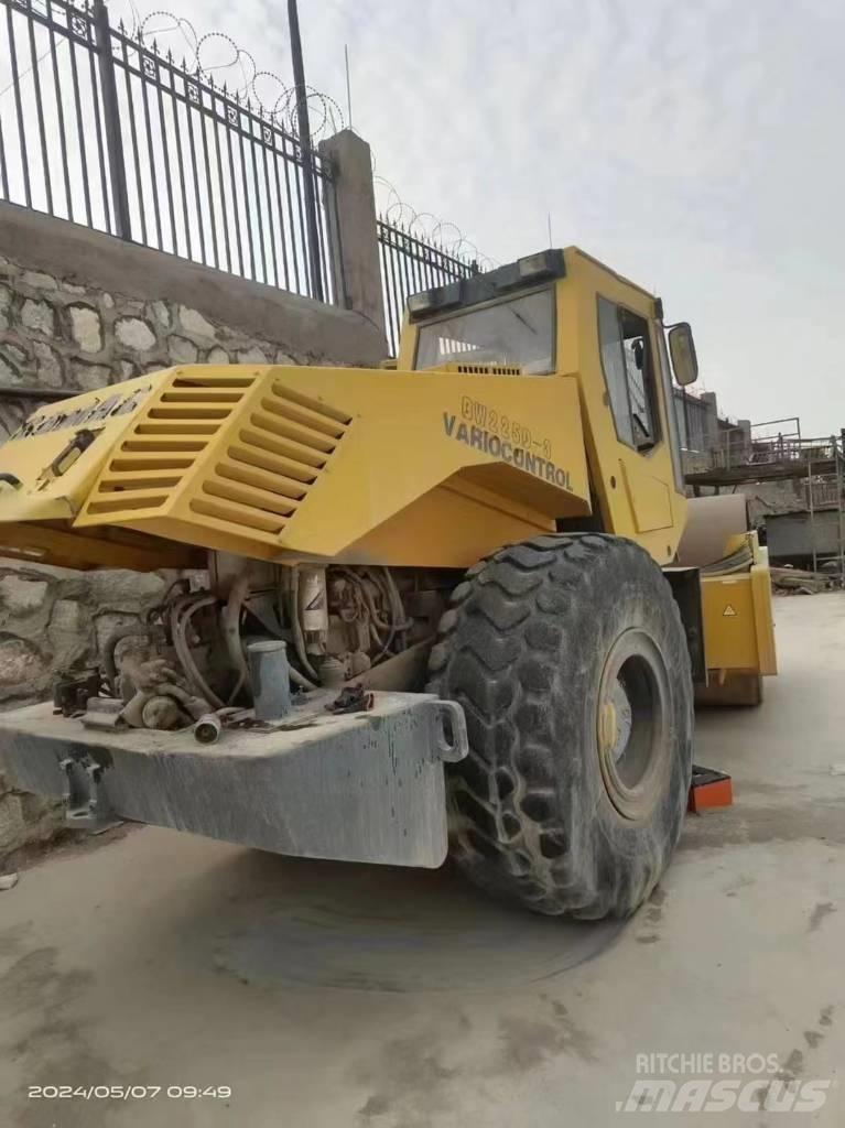 Bomag bw225d-3 Οδοστρωτήρες μονού κυλίνδρου