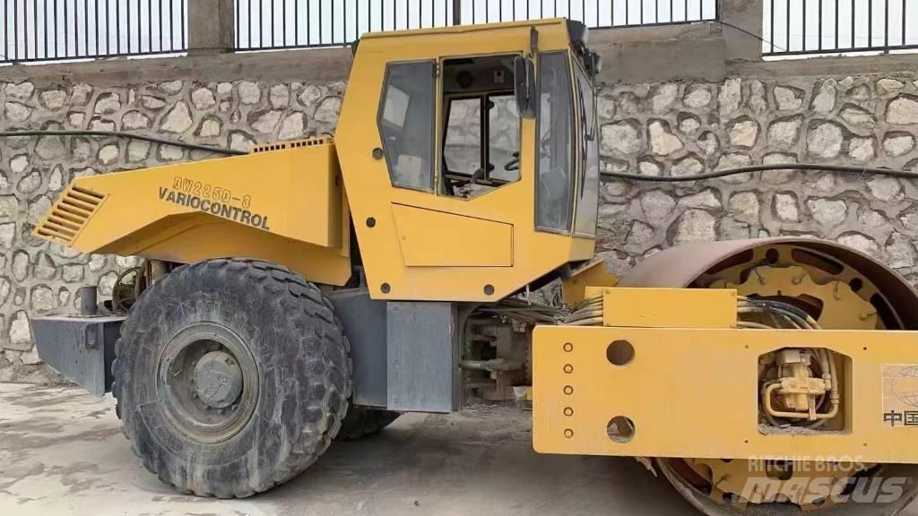 Bomag bw225d-3 Οδοστρωτήρες μονού κυλίνδρου