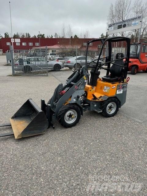 GiANT G 1200 Μίνι φορτωτές