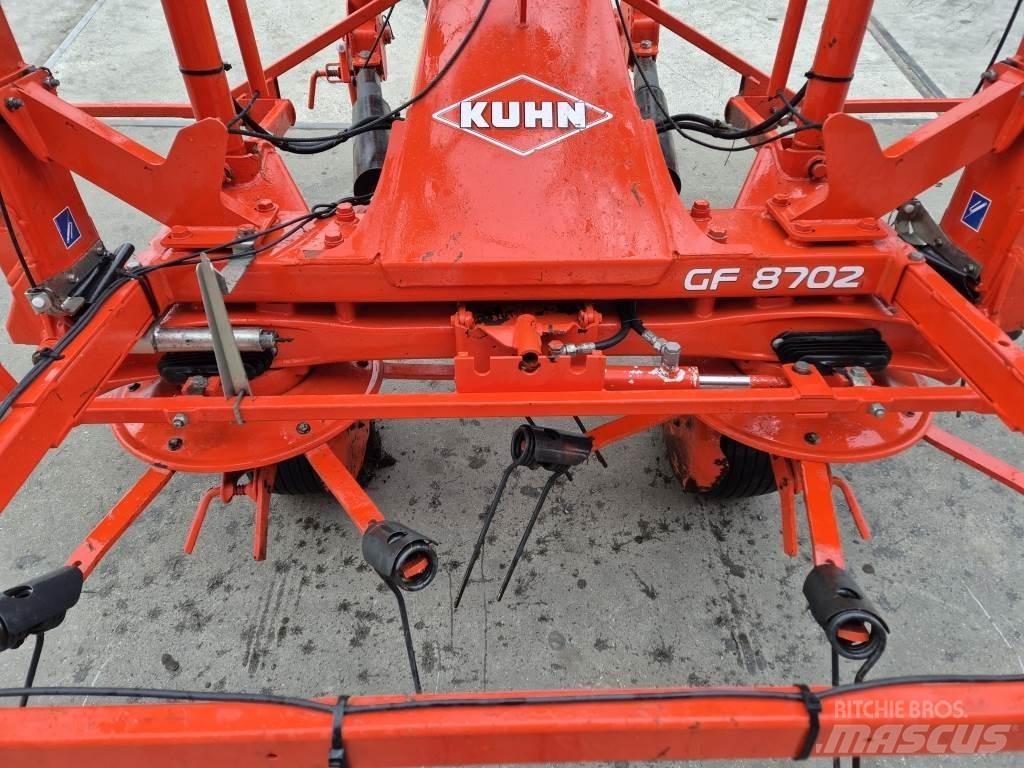 Kuhn 8702 Τσουγκράνες και χορτοξηραντικές μηχανές