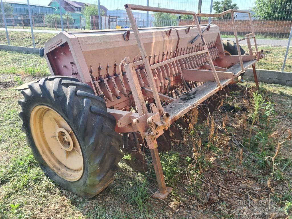 Kuhn 4M Συνδυαστικοί σπορείς