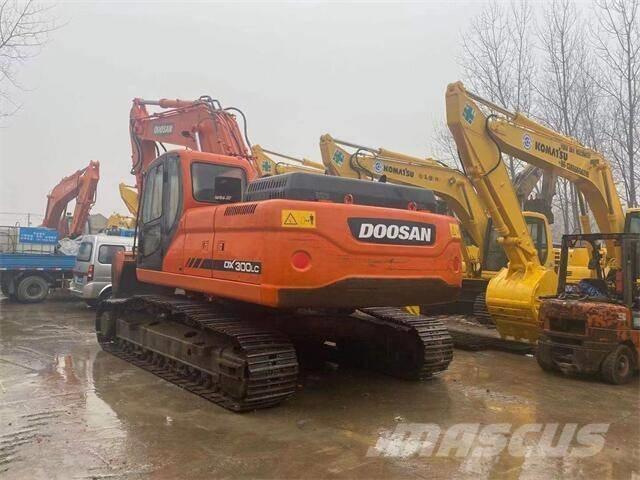 Doosan DX 300 Εκσκαφείς με ερπύστριες