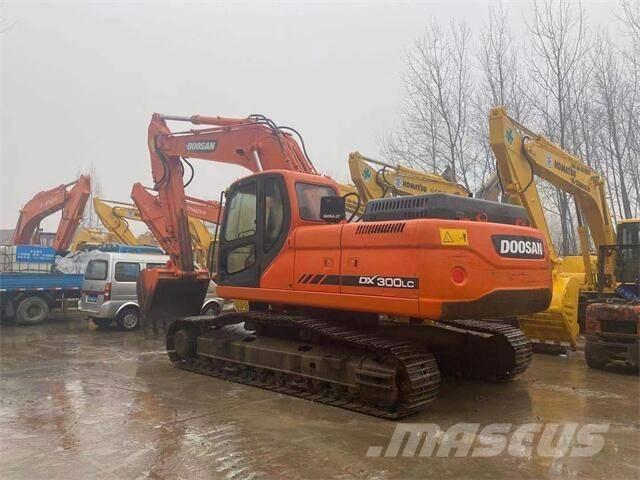 Doosan DX 300 Εκσκαφείς με ερπύστριες