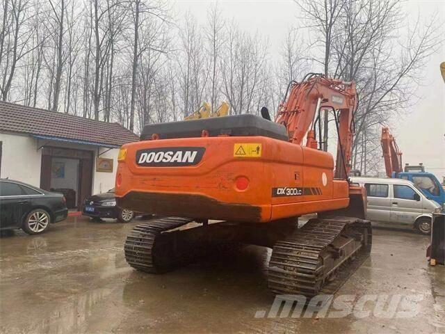 Doosan DX 300 Εκσκαφείς με ερπύστριες